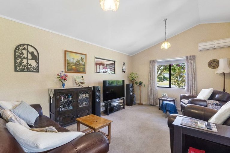 Photo of property in 21 Kingfisher Way, Te Kowhai, Hamilton, 3288