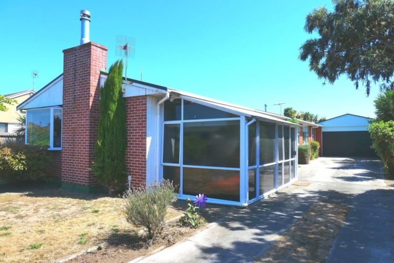 Photo of property in 33 Donnington Street, Parklands, Christchurch, 8083