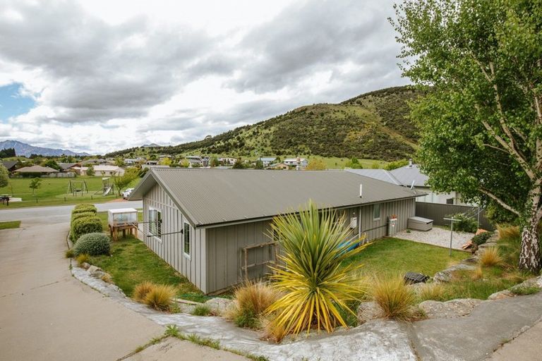 Photo of property in 10a Allenby Place, Wanaka, 9305