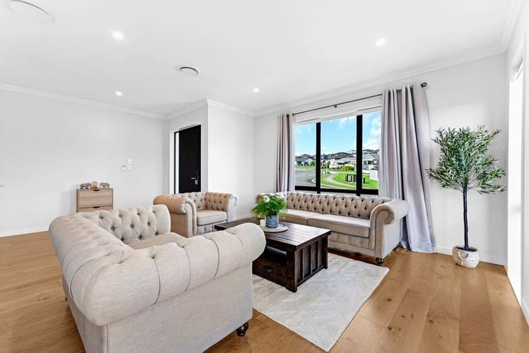 Photo of property in 98 Harriet Johnston Drive, Pokeno, 2402