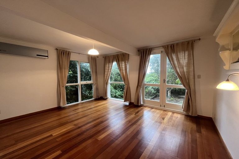 Photo of property in 34 Nikau Street, Eastbourne, Lower Hutt, 5013