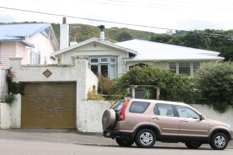 Photo of property in 22 Eden Street, Island Bay, Wellington, 6023
