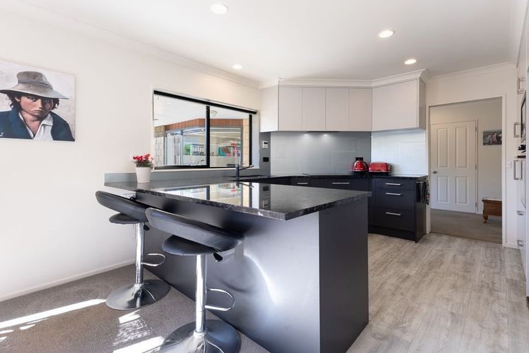 Photo of property in 42 Campion Road, Waikanae Beach, Waikanae, 5036