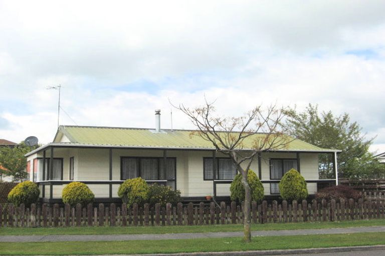 Photo of property in 36a Aquarius Drive, Kawaha Point, Rotorua, 3010