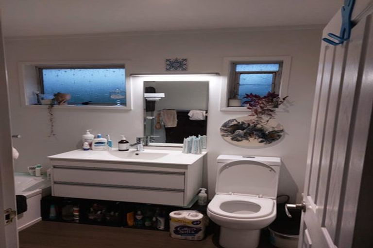 Photo of property in 1/108 Monarch Avenue, Hillcrest, Auckland, 0627