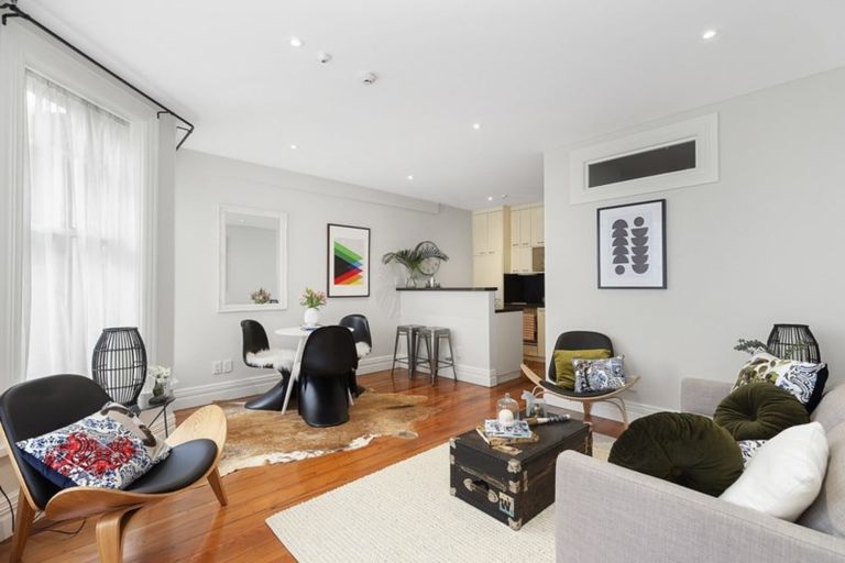 Photo of property in 2/246 The Terrace, Wellington Central, Wellington, 6011