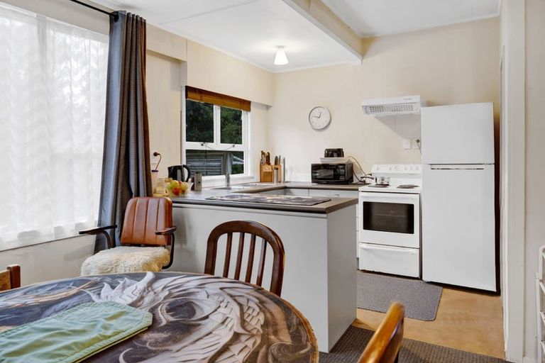 Photo of property in 180 Tasman Street, Opunake, 4616