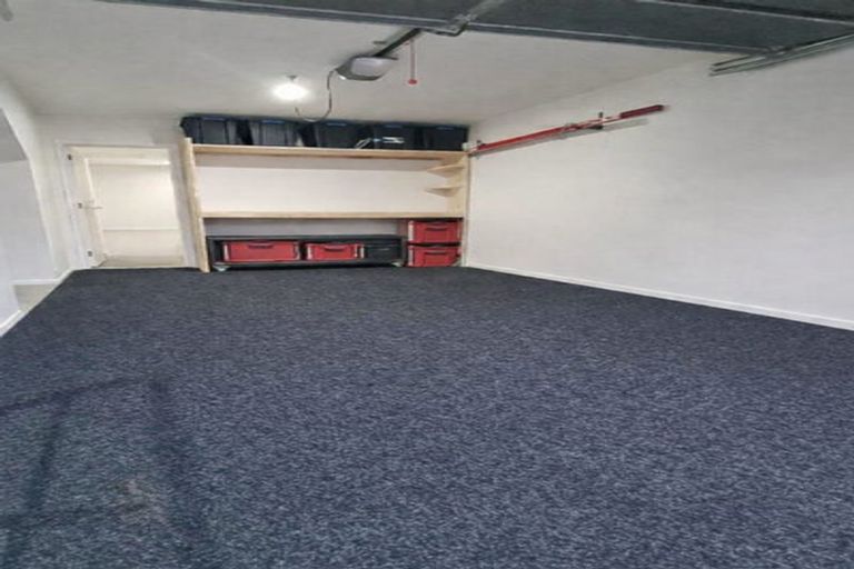 Photo of property in 5 Falcon Crescent, Hobsonville, Auckland, 0618