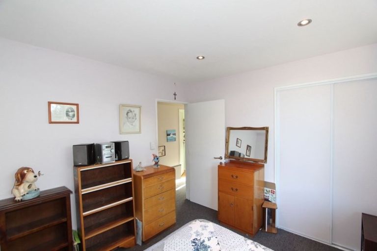 Photo of property in 33 Donnington Street, Parklands, Christchurch, 8083