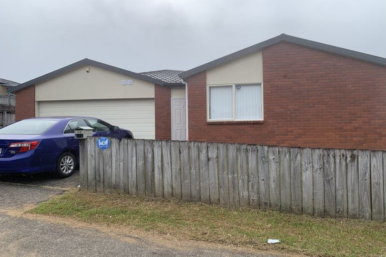 Photo of property in 62 Woodbank Drive, Glen Eden, Auckland, 0602