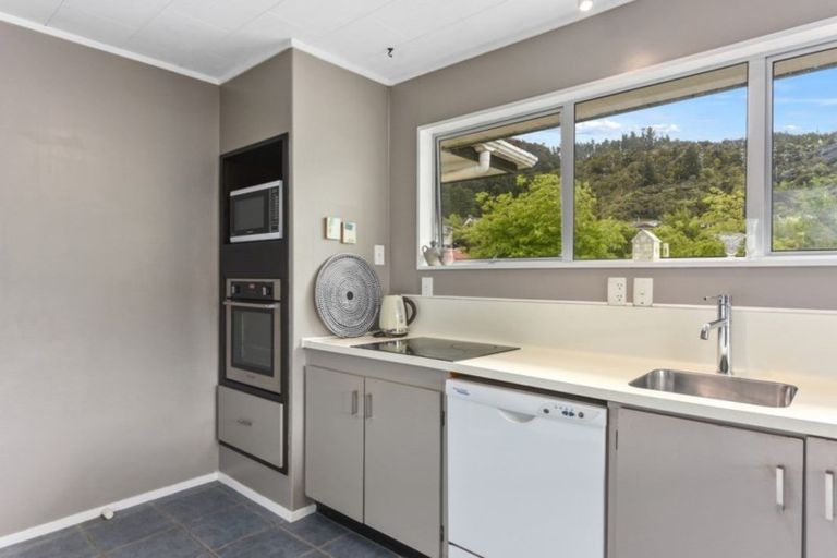 Photo of property in 24 Kurth Crescent, Silverstream, Upper Hutt, 5019