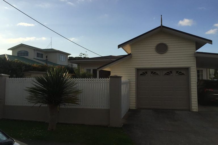Photo of property in 81 Bay Street, Red Beach, 0932