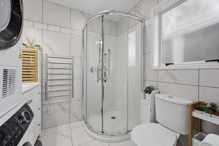 Photo of property in 100 Torkar Road, Clarks Beach, 2122