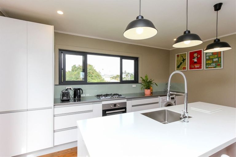 Photo of property in 3 Stuart Place, Blagdon, New Plymouth, 4310