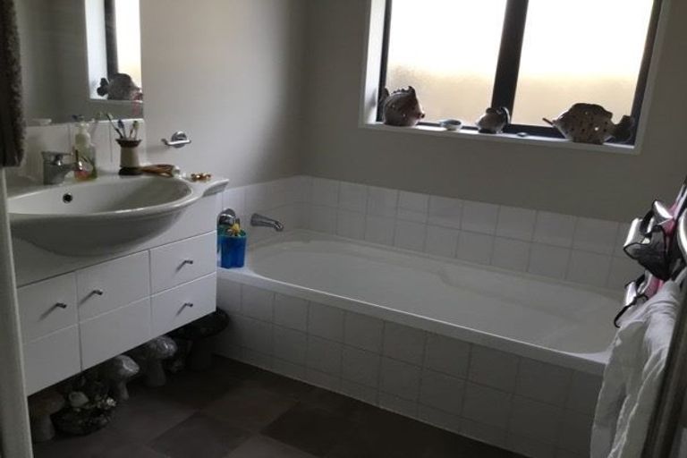 Photo of property in 43a Shortland Street, Wainoni, Christchurch, 8061