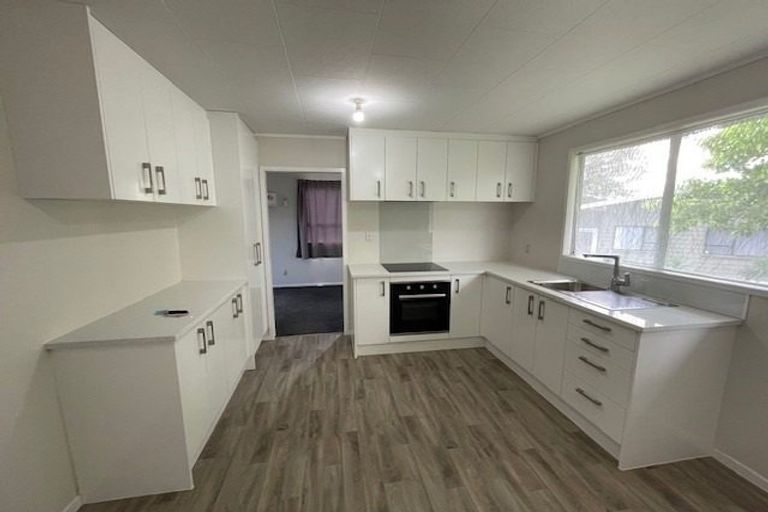 Photo of property in 15 Balwyn Place, Clendon Park, Auckland, 2103