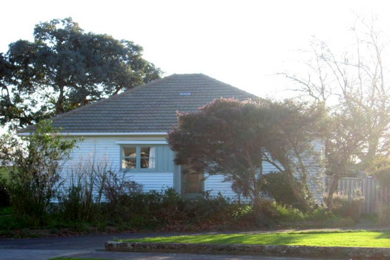 Photo of property in 32 Savage Crescent, West End, Palmerston North, 4412