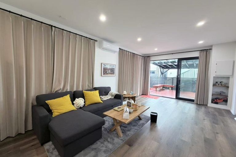 Photo of property in 37 Survila Street, Papakura, 2110