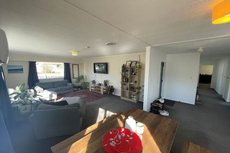 Photo of property in 1 Totara Terrace, Inglewood, 4330