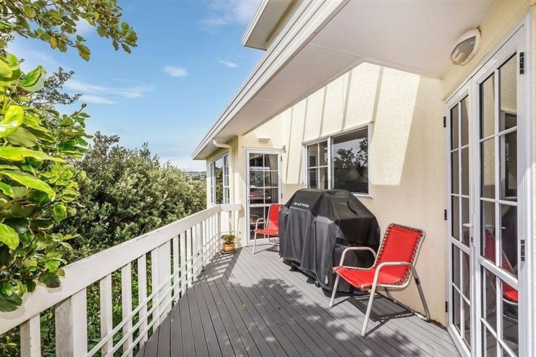 Photo of property in 153 Westchester Drive, Churton Park, Wellington, 6037