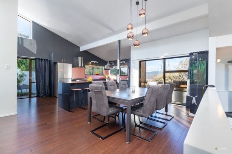 Photo of property in 8 Matuhi Street, Tirohanga, Lower Hutt, 5010