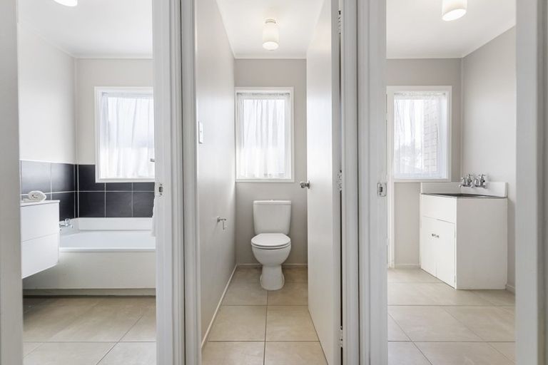 Photo of property in 1/166 Pakuranga Road, Pakuranga, Auckland, 2010