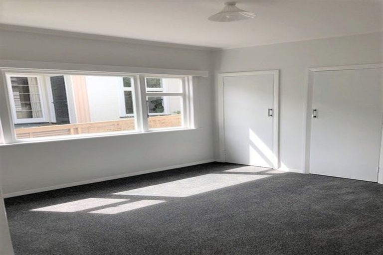 Photo of property in 35 Cavendish Square, Strathmore Park, Wellington, 6022