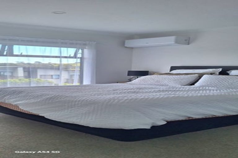 Photo of property in 18 Timu Road, Long Bay, Auckland, 0630