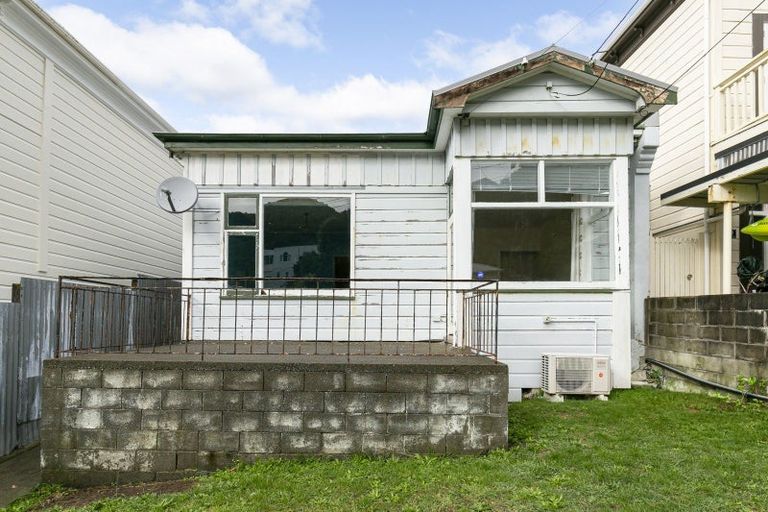 Photo of property in 37 Ribble Street, Island Bay, Wellington, 6023