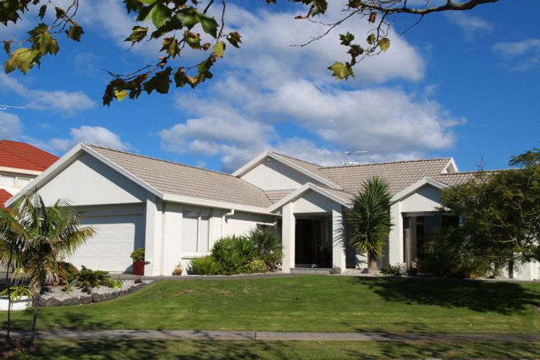 Photo of property in 10 Camerton Close, Northpark, Auckland, 2013