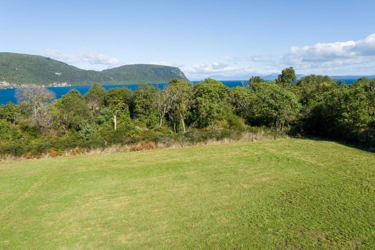 Photo of property in 15 Silverleaf Way, Kinloch, 3377