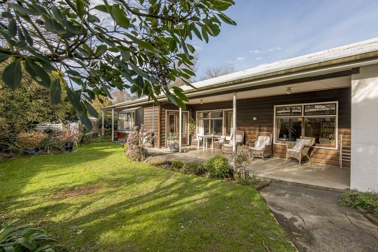 Photo of property in 15 Milnebank Street, Upper Riccarton, Christchurch, 8041