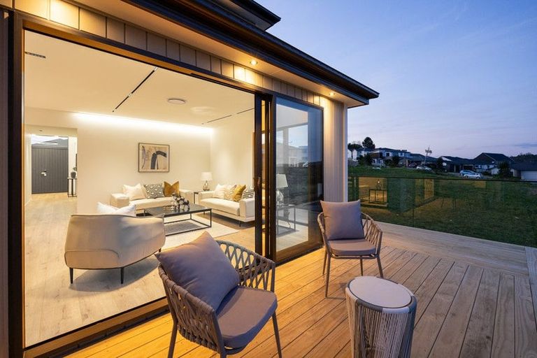 Photo of property in 57 Matangi View Drive, Orewa, 0931