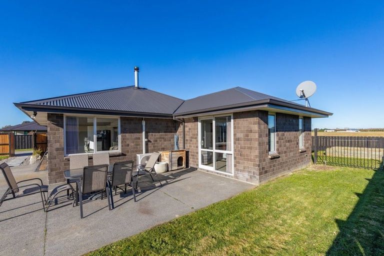 Photo of property in 15 Ruru Place, Oxford, 7430