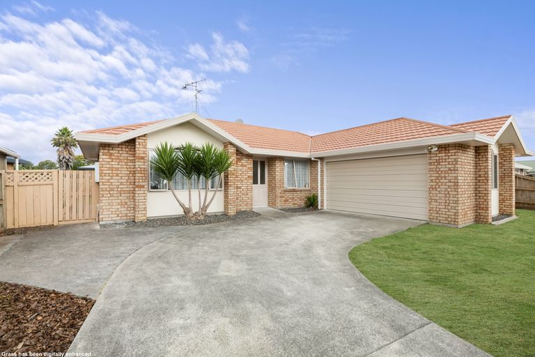 Photo of property in 10 Aldershot Place, Nawton, Hamilton, 3200