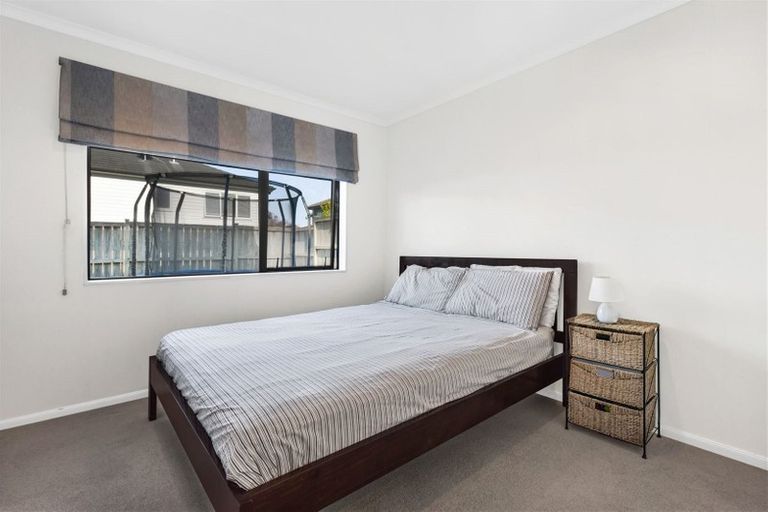 Photo of property in 24 Pickaberry Avenue, Karaka, Papakura, 2113