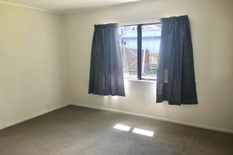 Photo of property in 2/27 Christmas Road, Manurewa, Auckland, 2102