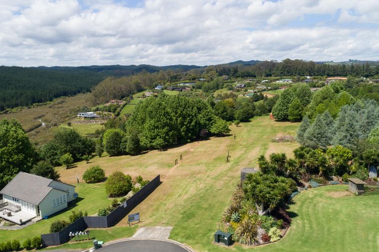 Photo of property in 10 Heron Hill, Kerikeri, 0230