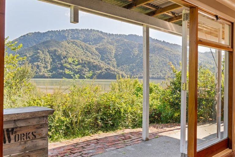 Photo of property in 948 Queen Charlotte Drive, Linkwater, Picton, 7281