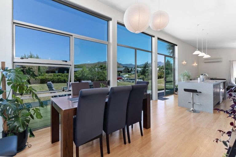 Photo of property in 10 Widgeon Place, Lake Hayes, Queenstown, 9304