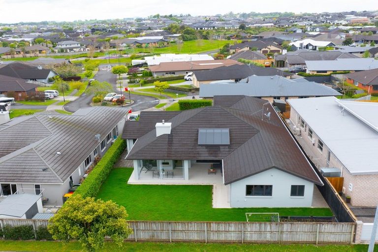 Photo of property in 14 Amberley Place, Flagstaff, Hamilton, 3210