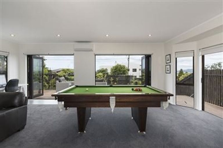 Photo of property in 79 Hastings Road, Mairangi Bay, Auckland, 0630