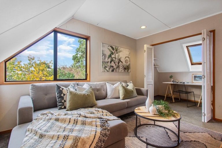 Photo of property in 1/406 East Coast Road, Sunnynook, Auckland, 0630