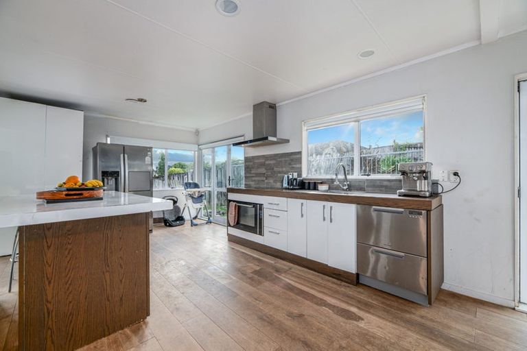 Photo of property in 57 Chislehurst Street, Henderson, Auckland, 0612