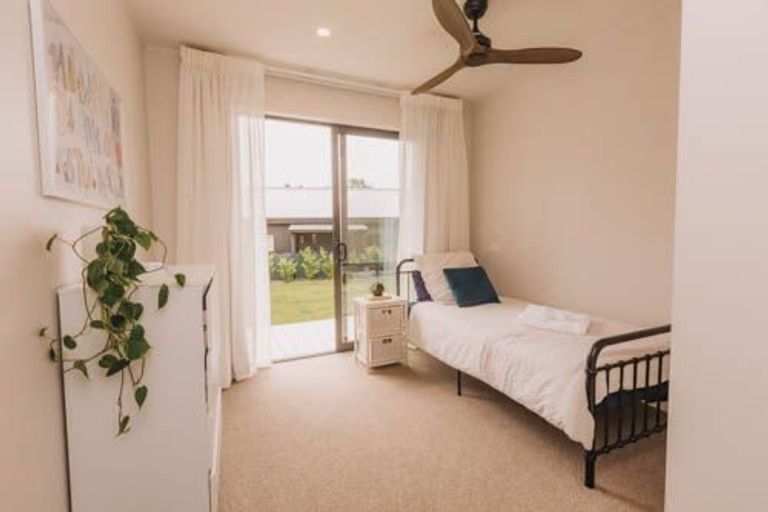 Photo of property in 16b Russell Drive, Oakura, 4314