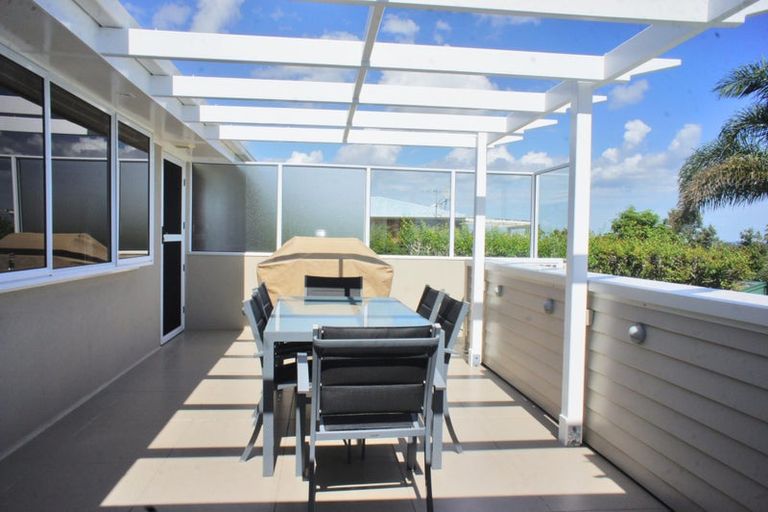 Photo of property in 1 Lewis Road, Pakuranga, Auckland, 2010