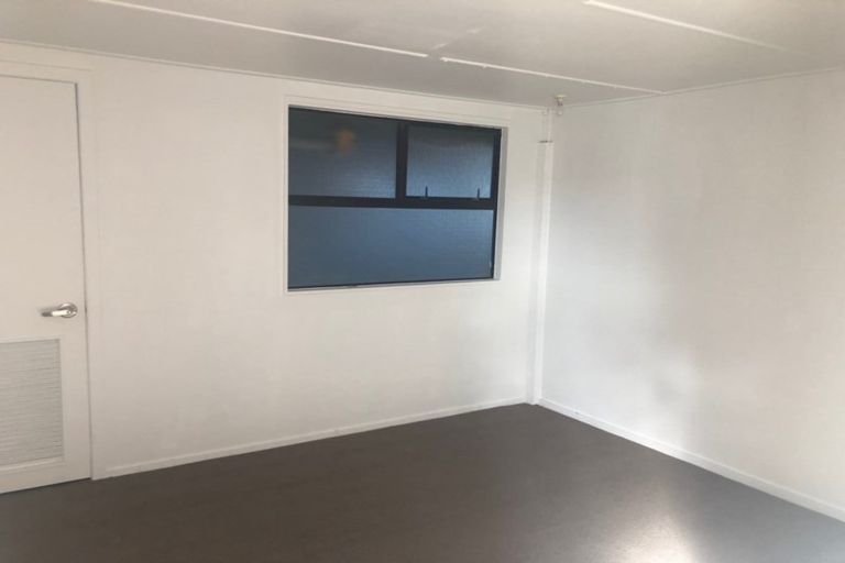 Photo of property in 57 College Road, Northcote, Auckland, 0627