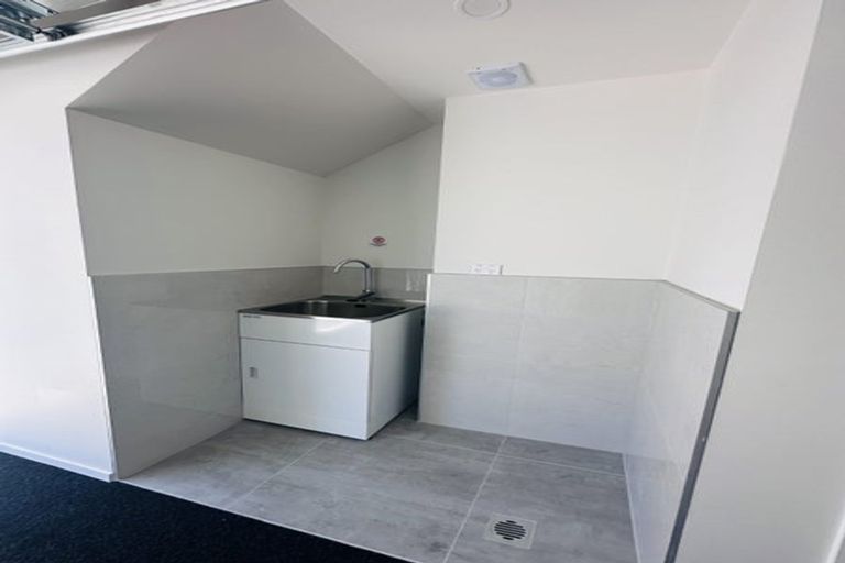 Photo of property in 1/1088 Beach Road, Torbay, Auckland, 0630