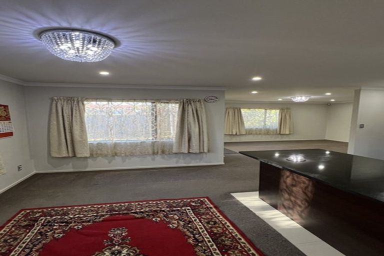 Photo of property in 15a York Road, Papatoetoe, Auckland, 2104