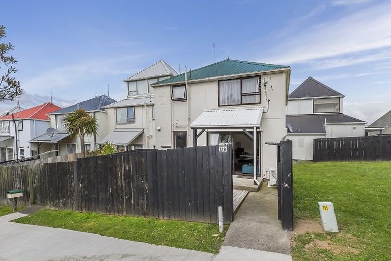 Photo of property in 128 Akaroa Drive, Maupuia, Wellington, 6022